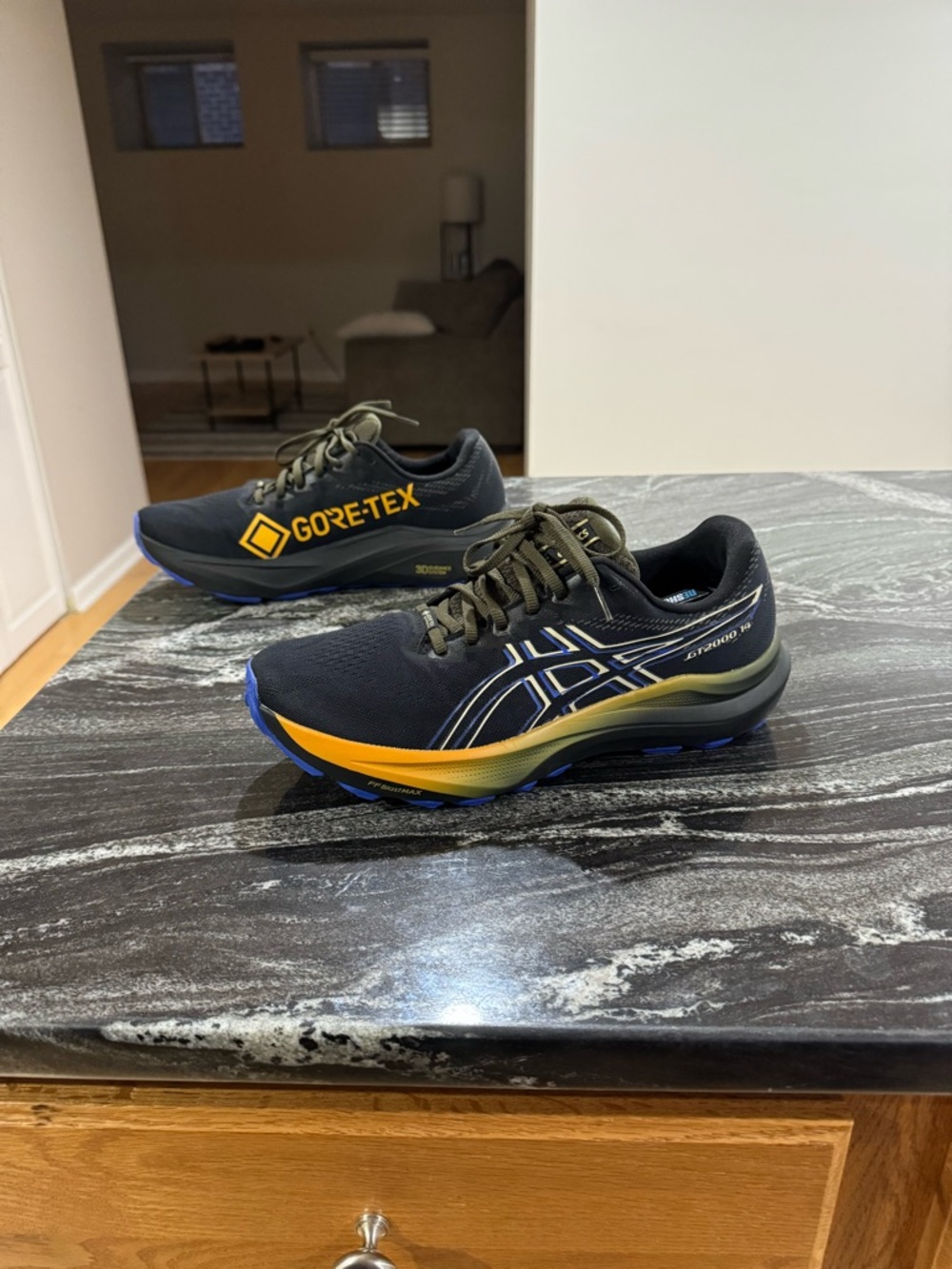 Asics GT-2000 GTX - Picture 2 of 9